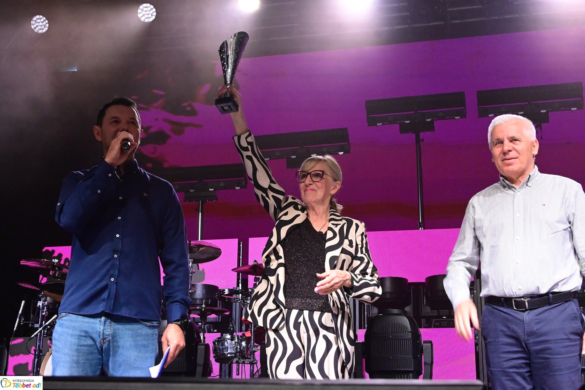 Esti  koncertek a Fitt Stadion rendezvényen