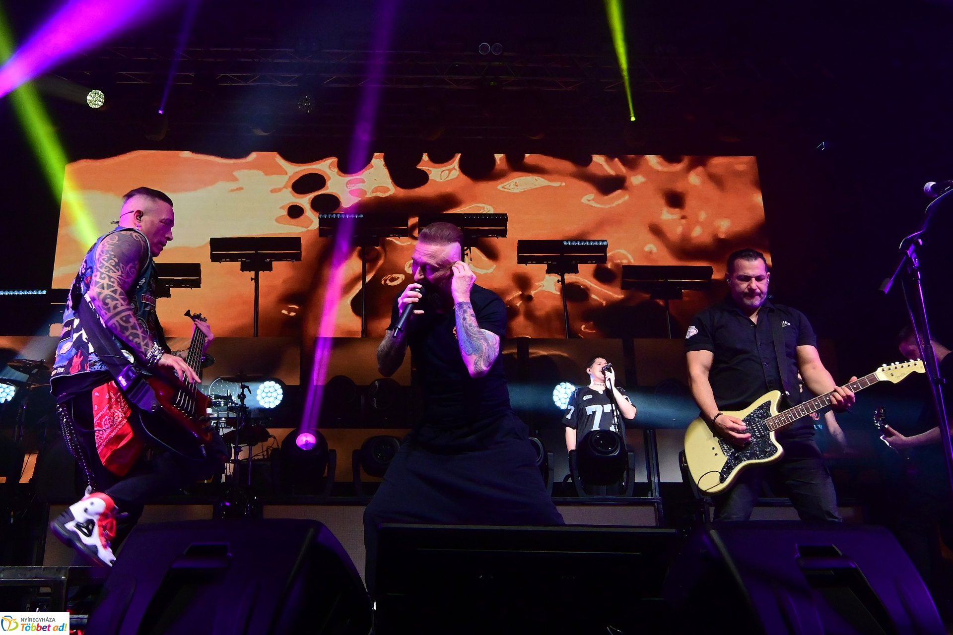 Esti  koncertek a Fitt Stadion rendezvényen