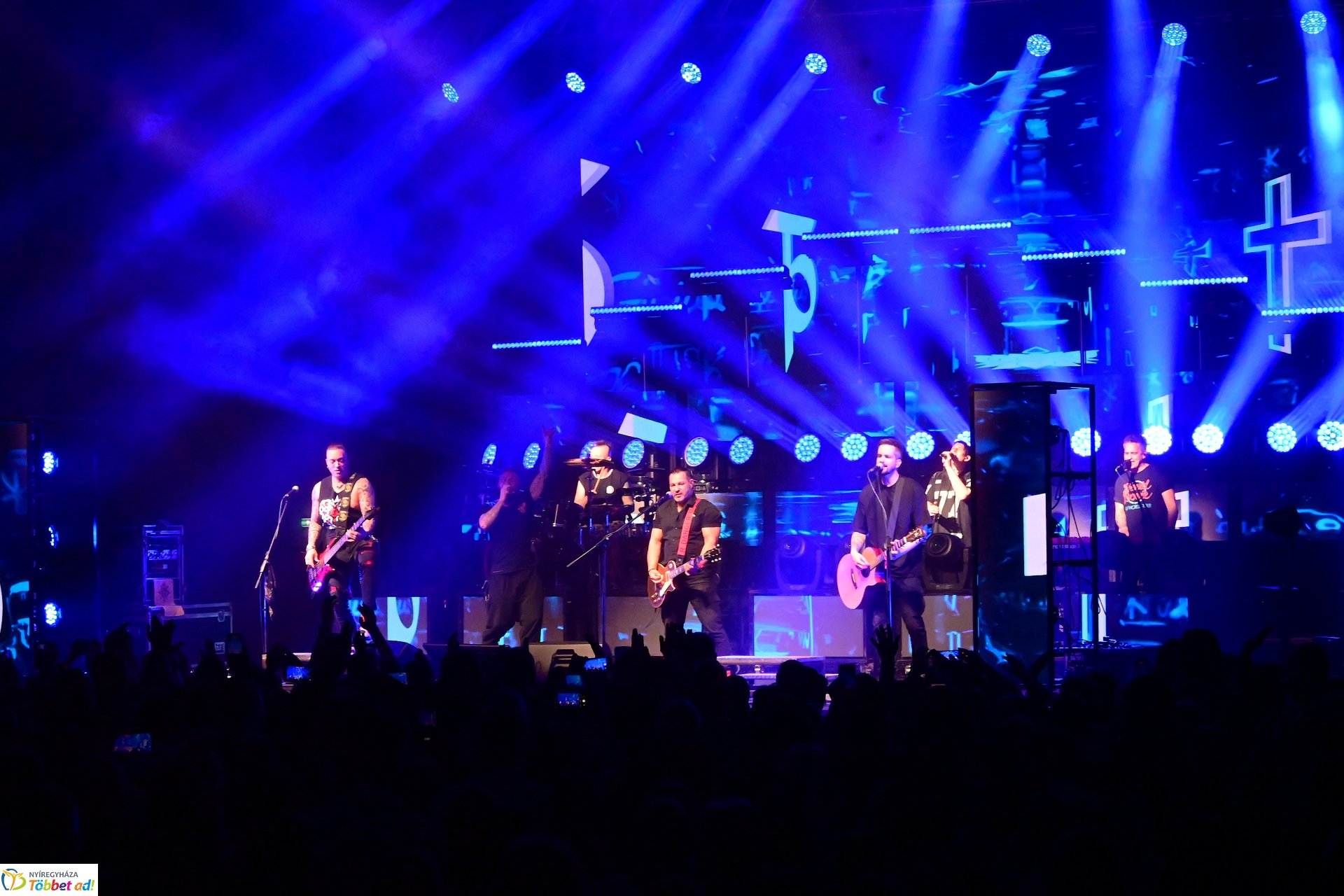 Esti  koncertek a Fitt Stadion rendezvényen