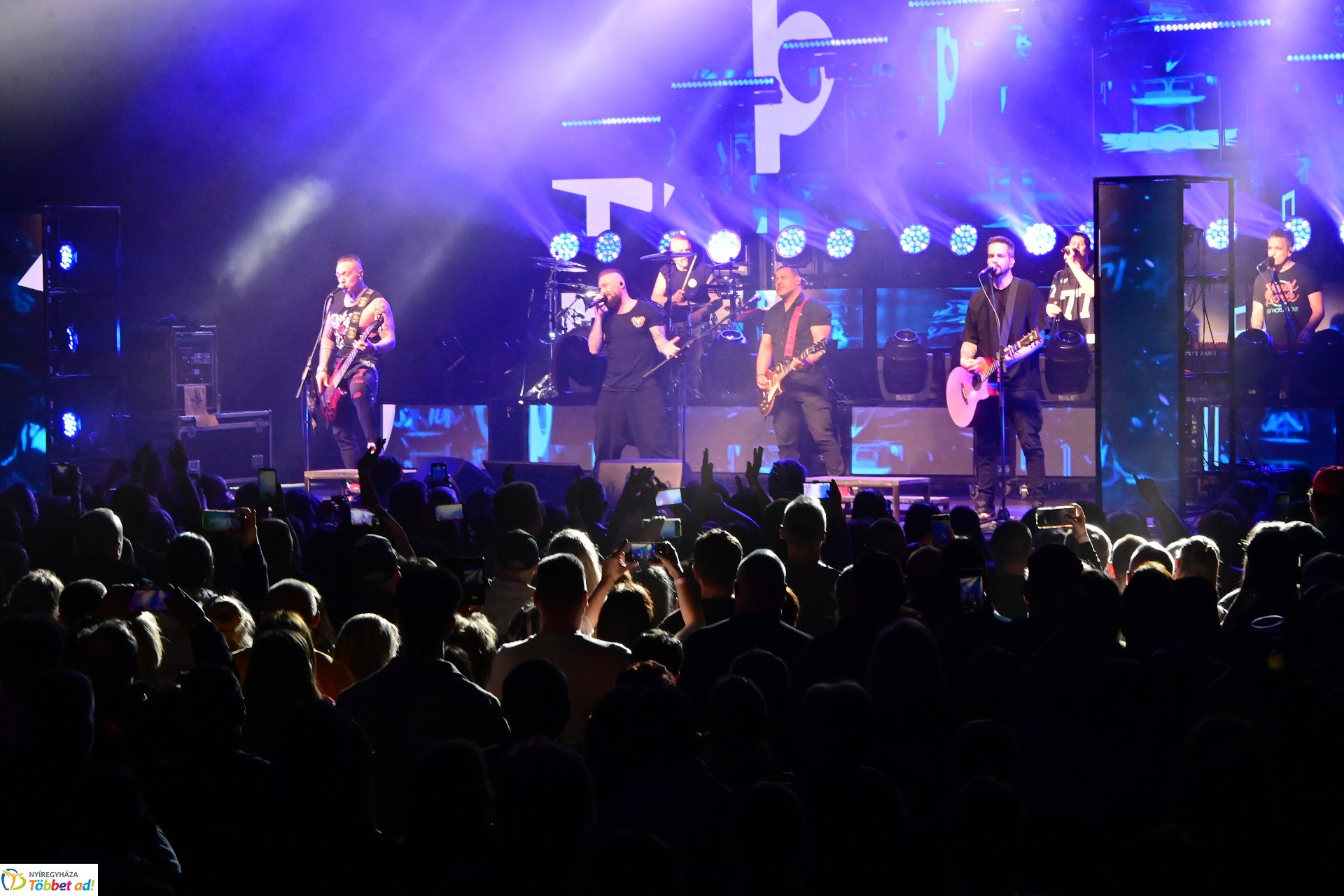 Esti  koncertek a Fitt Stadion rendezvényen