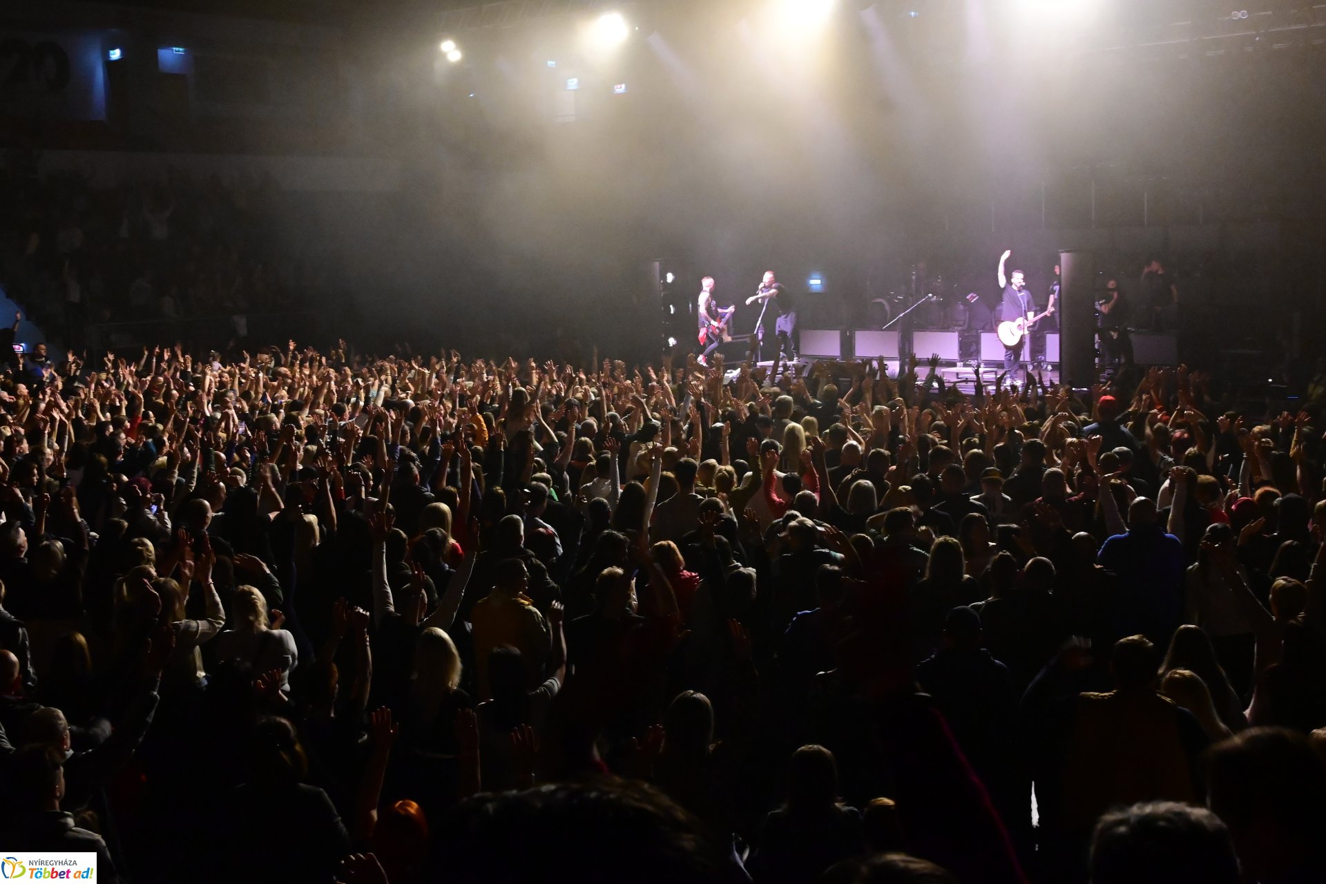 Esti  koncertek a Fitt Stadion rendezvényen