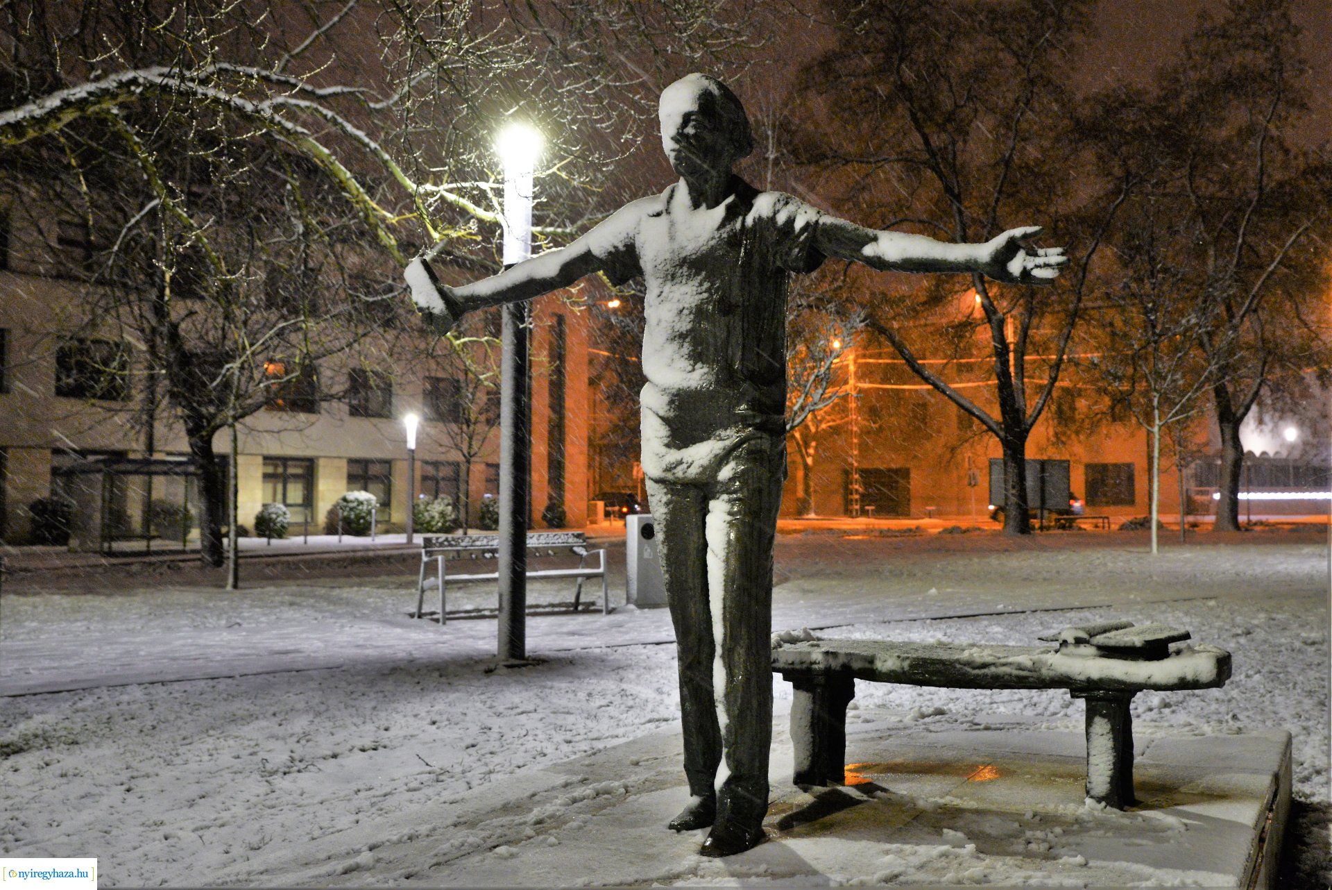 Esti séta a hóesésben