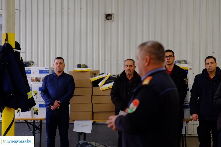 Eszközök átadása a katasztrófavédelemnél 20221222