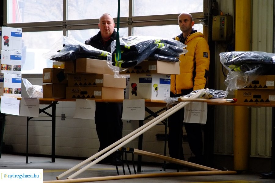 Eszközök átadása a katasztrófavédelemnél 20221222