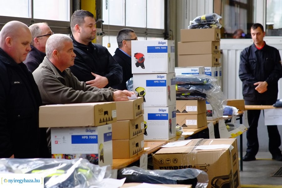 Eszközök átadása a katasztrófavédelemnél 20221222