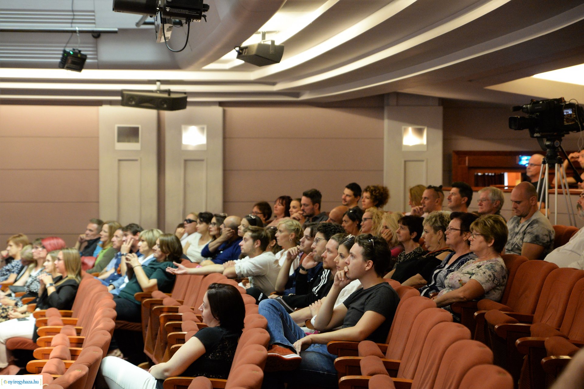 Évadnyitó társulati ülés a Móricz Zsigmond Színházban 2021