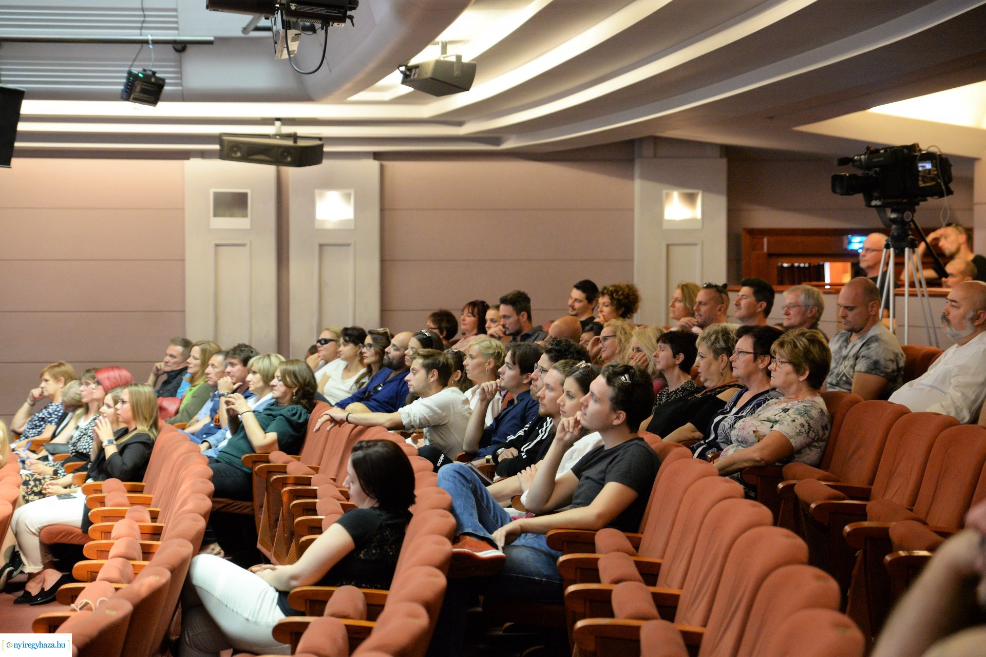 Évadnyitó társulati ülés a Móricz Zsigmond Színházban 2021