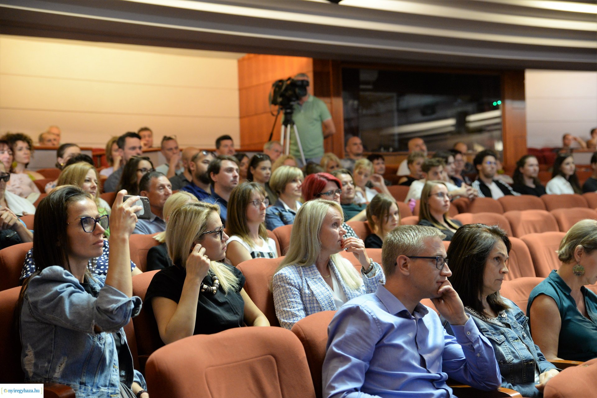 Évadnyitó társulati ülés a Móricz Zsigmond Színházban 2021