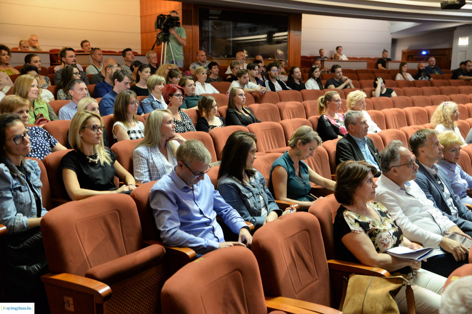 Évadnyitó társulati ülés a Móricz Zsigmond Színházban 2021