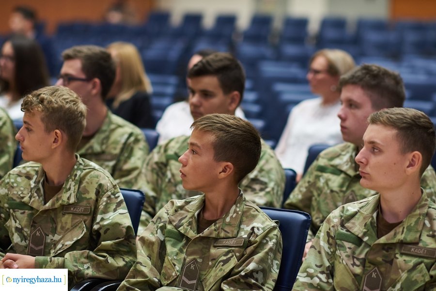 Évnyitó a honvéd kollégiumban