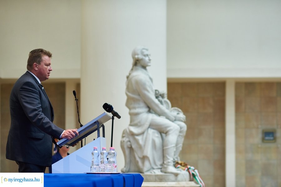 Évnyitó a honvéd kollégiumban