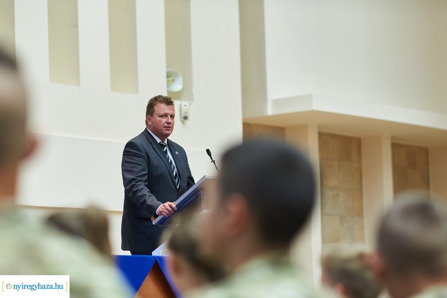 Évnyitó a honvéd kollégiumban