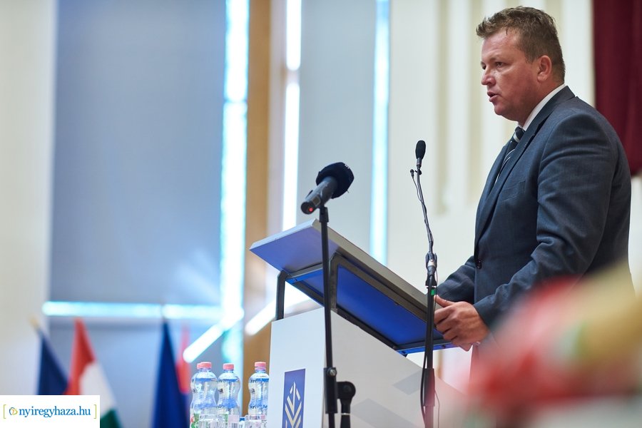 Évnyitó a honvéd kollégiumban