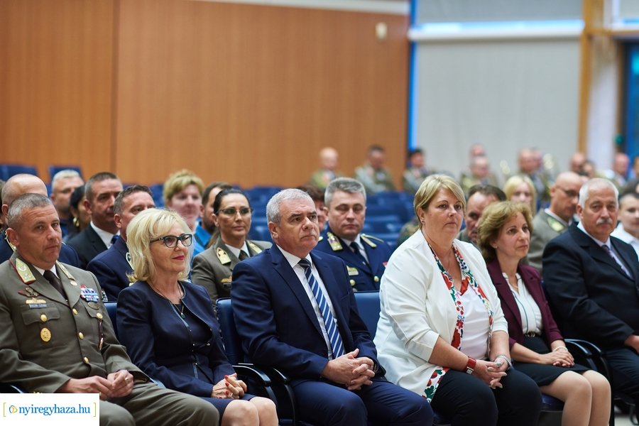 Évnyitó a honvéd kollégiumban
