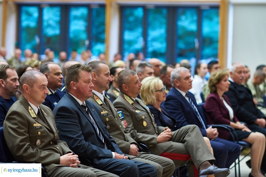 Évnyitó a honvéd kollégiumban