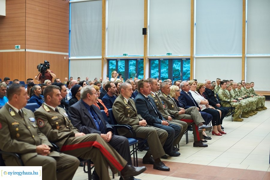 Évnyitó a honvéd kollégiumban