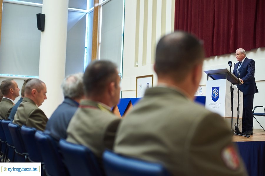 Évnyitó a honvéd kollégiumban