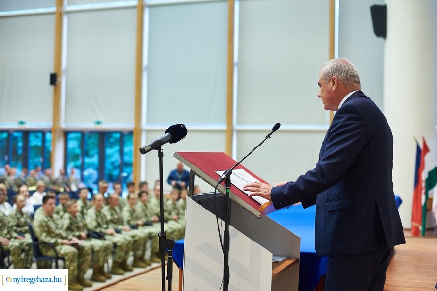 Évnyitó a honvéd kollégiumban