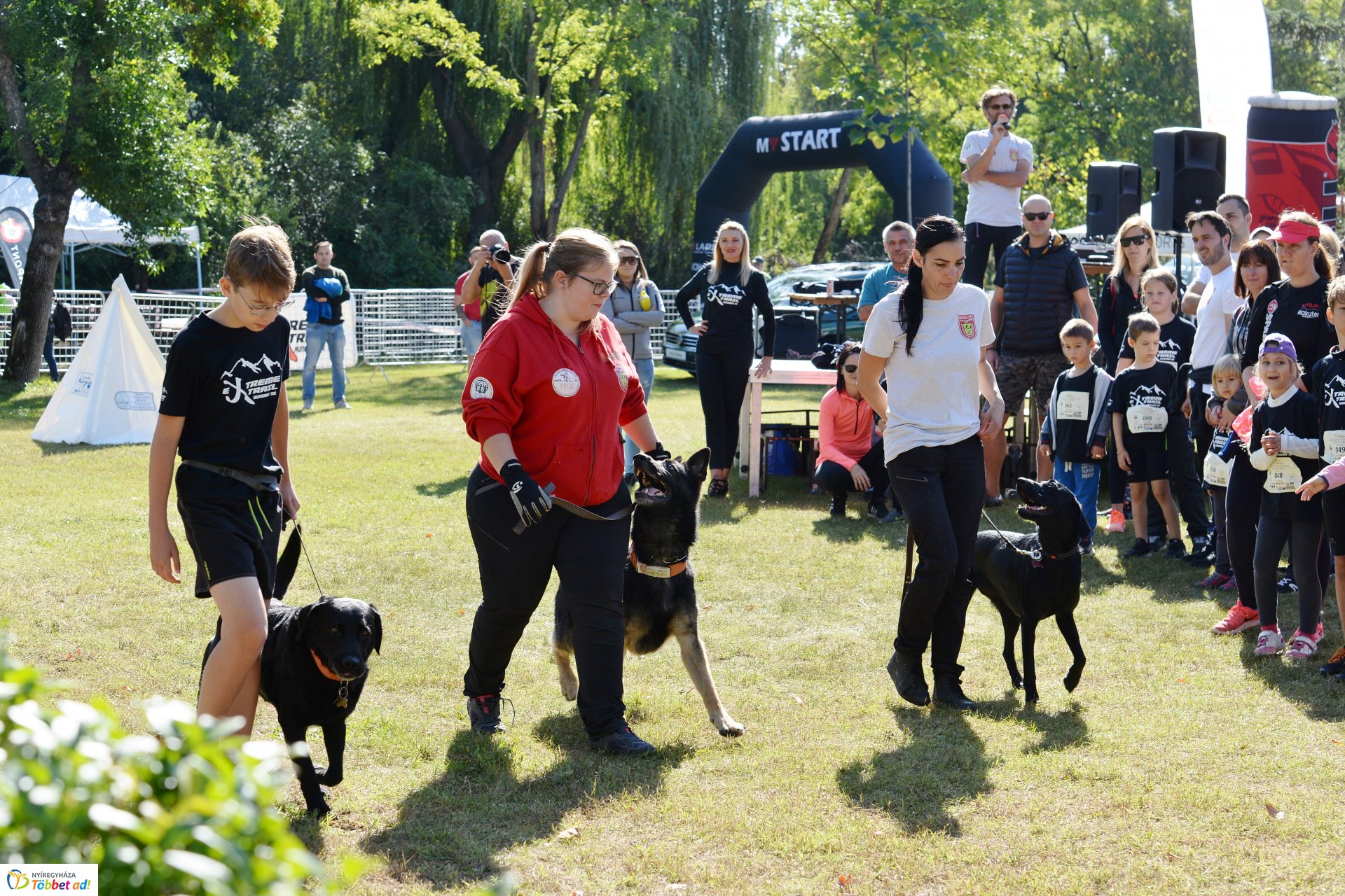 Extreme Trail akadályverseny  Sóstón - kutyés bemutató