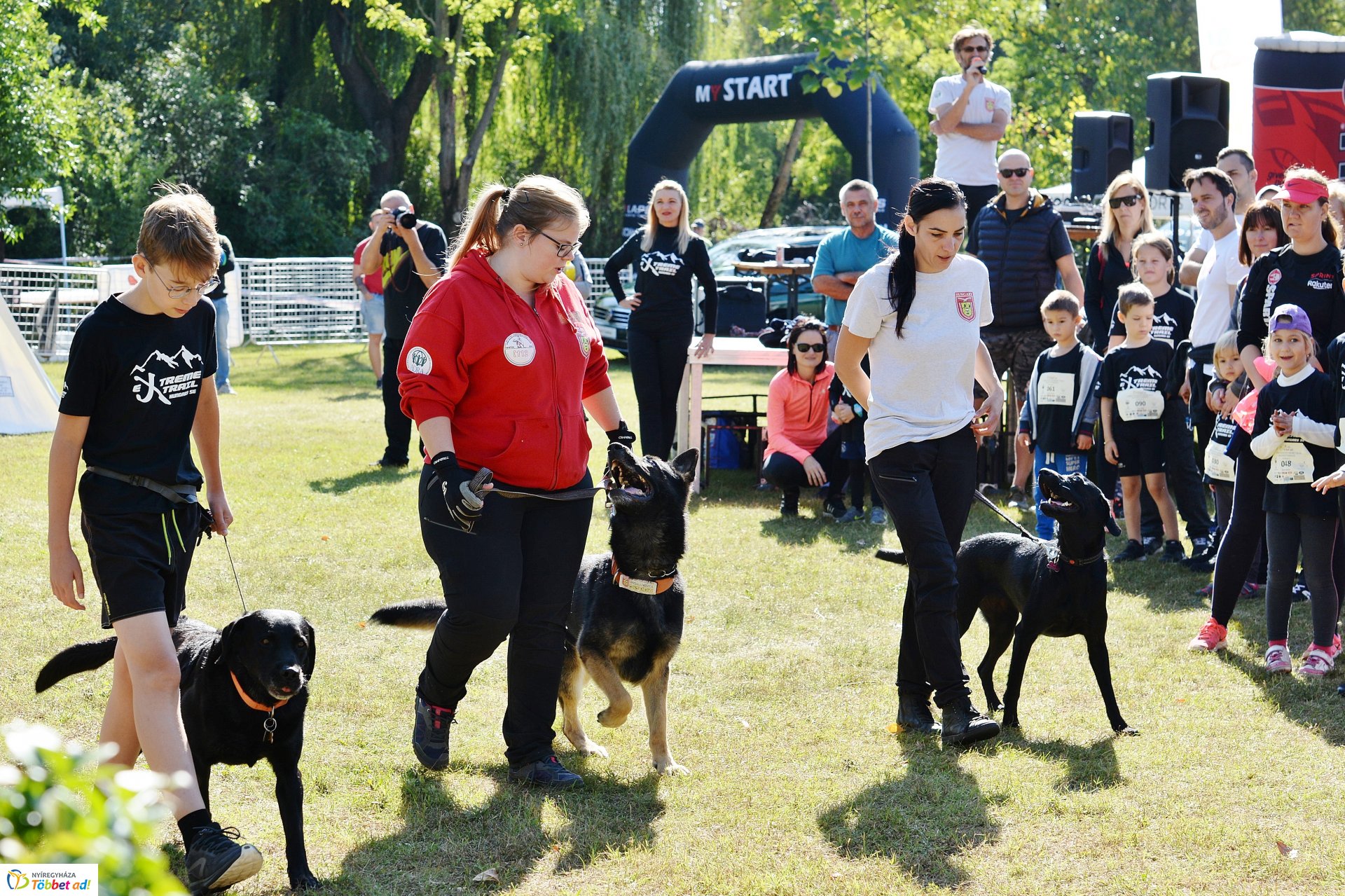 Extreme Trail akadályverseny  Sóstón - kutyés bemutató