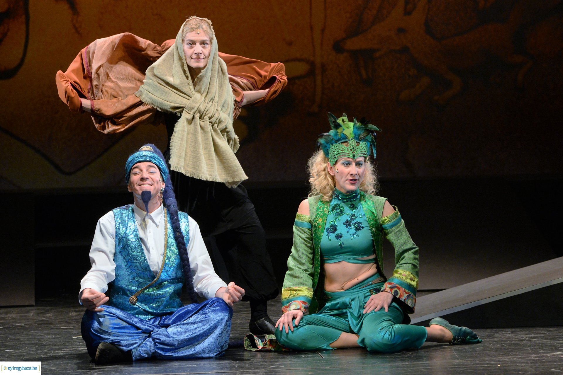 Ezeregyéjszaka a nagyszínpadon