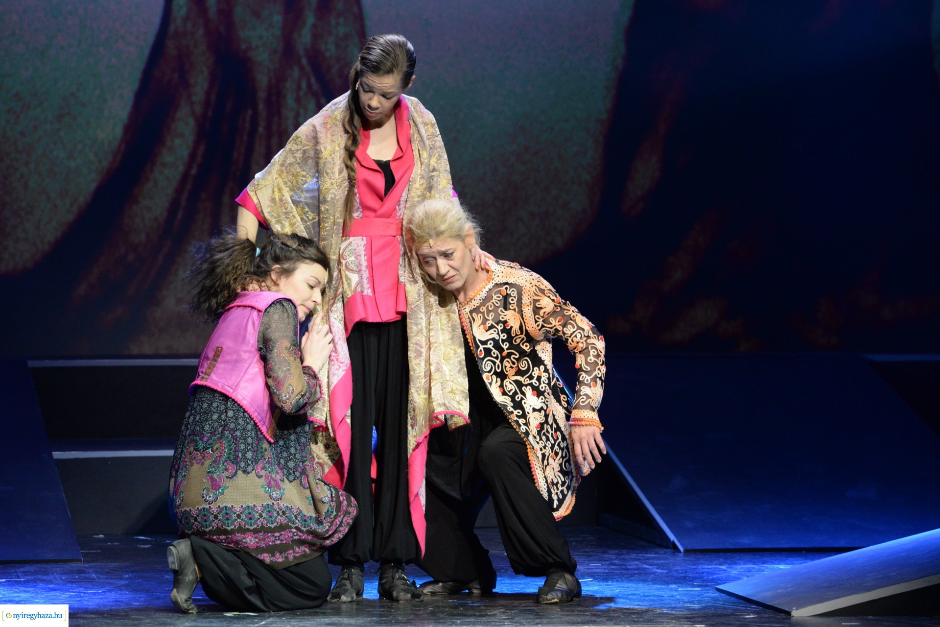 Ezeregyéjszaka a nagyszínpadon