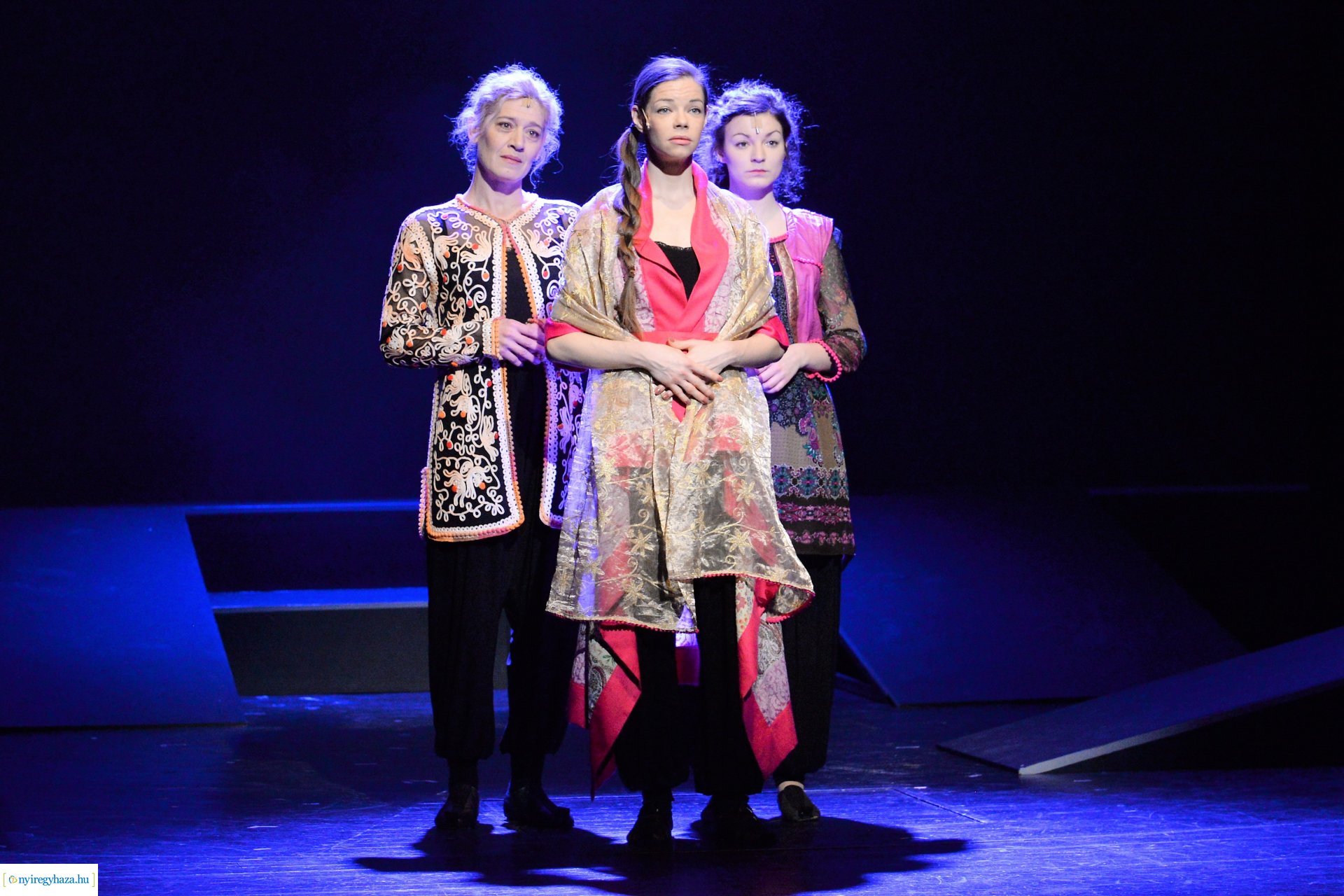 Ezeregyéjszaka a nagyszínpadon