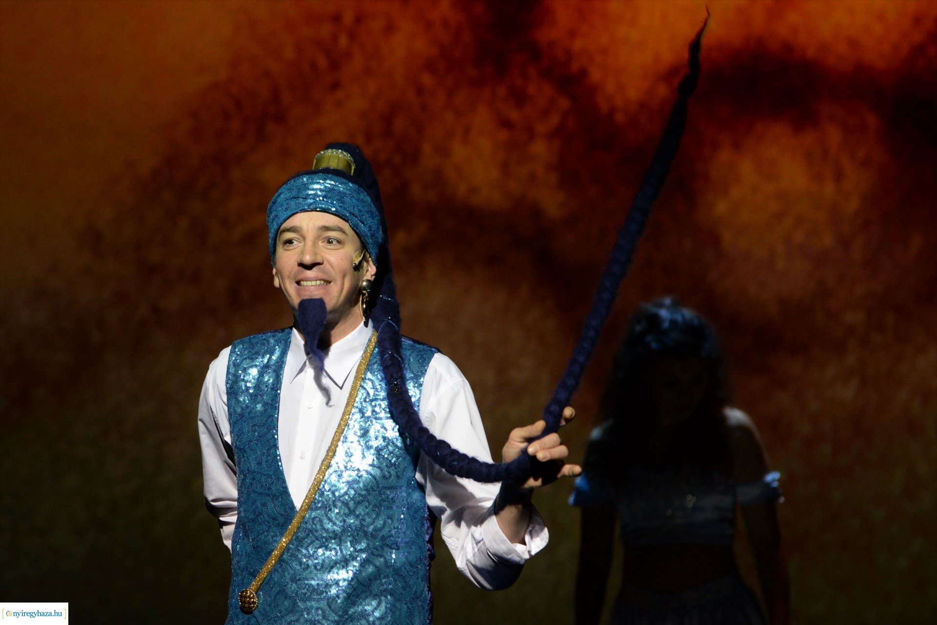 Ezeregyéjszaka a nagyszínpadon