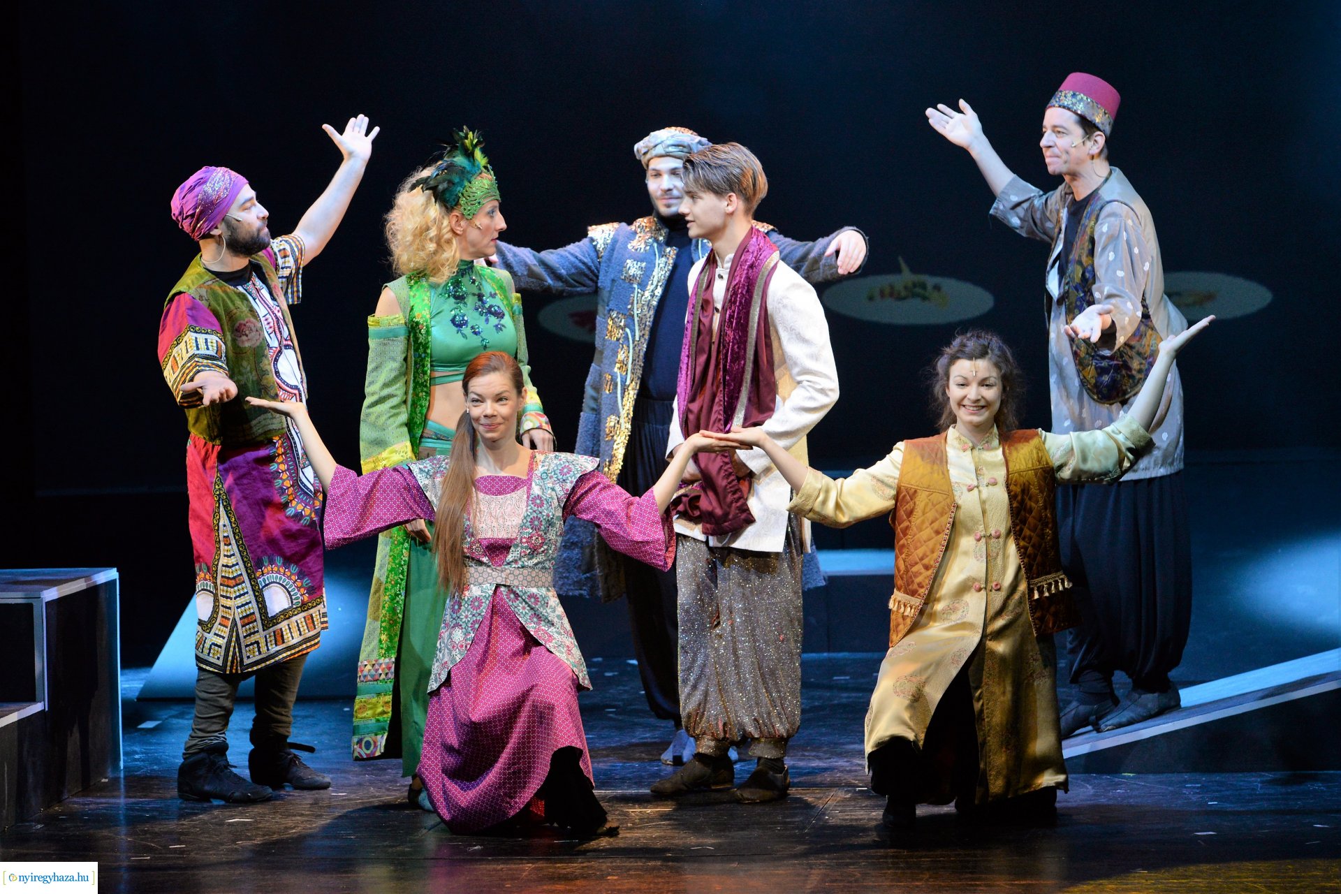 Ezeregyéjszaka a nagyszínpadon