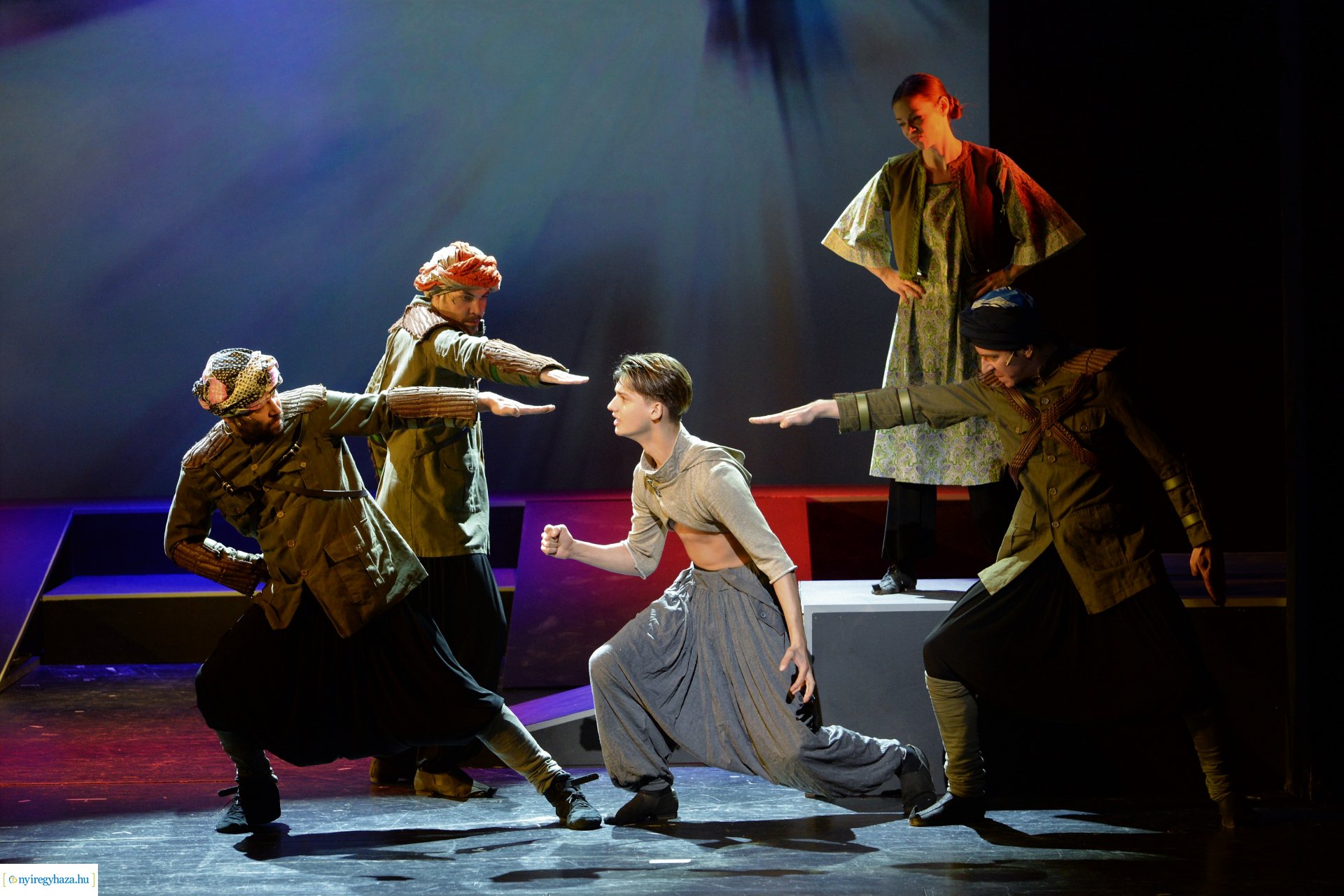 Ezeregyéjszaka a nagyszínpadon