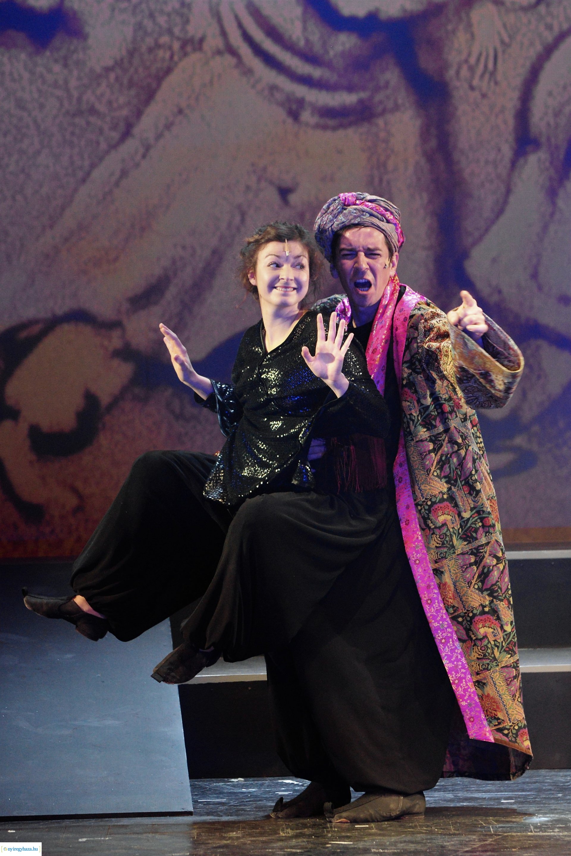 Ezeregyéjszaka a nagyszínpadon