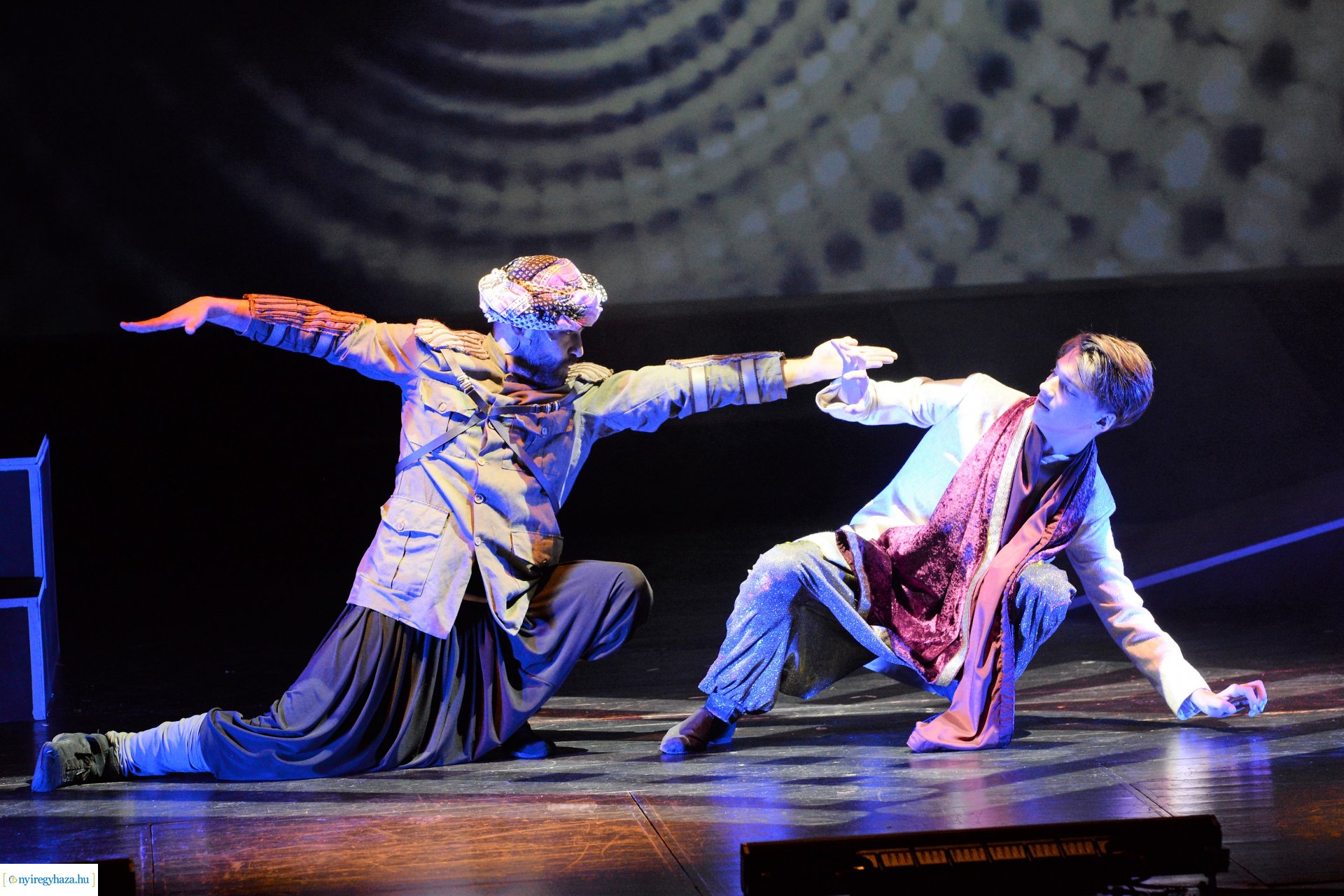 Ezeregyéjszaka a nagyszínpadon