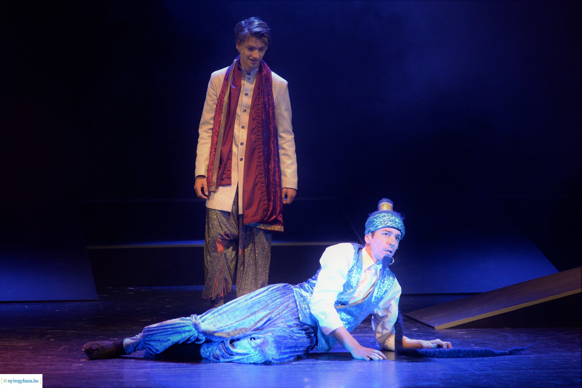 Ezeregyéjszaka a nagyszínpadon