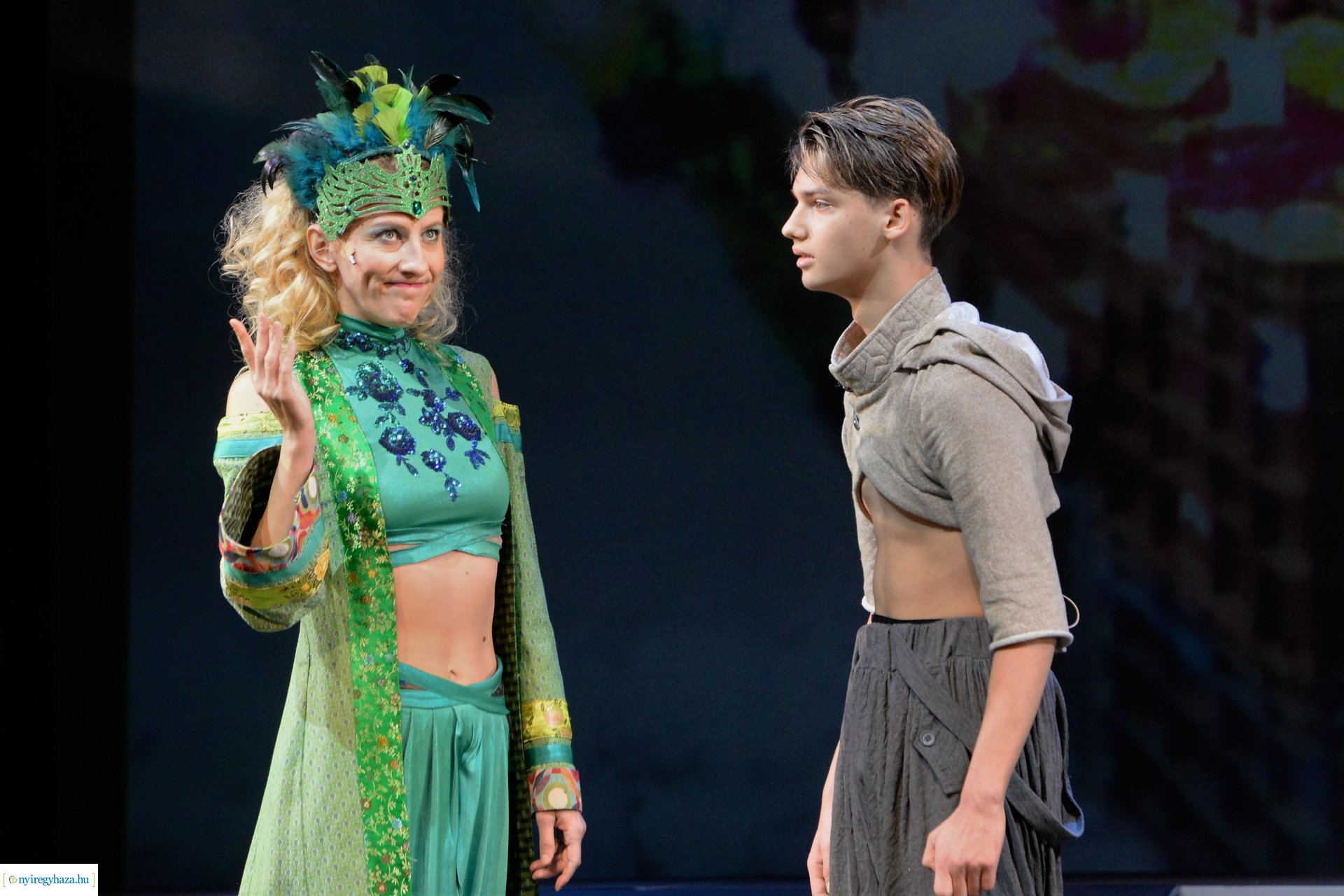 Ezeregyéjszaka a nagyszínpadon