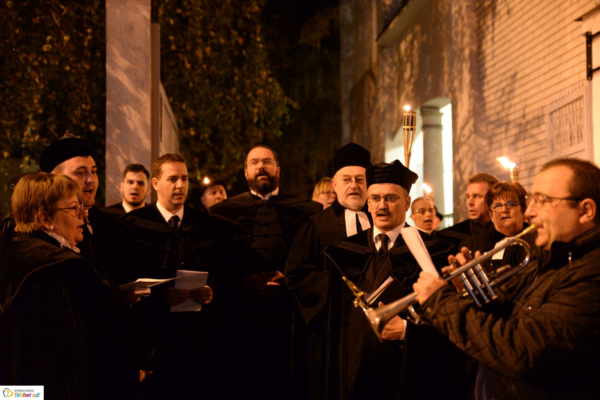 Fáklyás felvonulás Nyíregyháza belvárosában