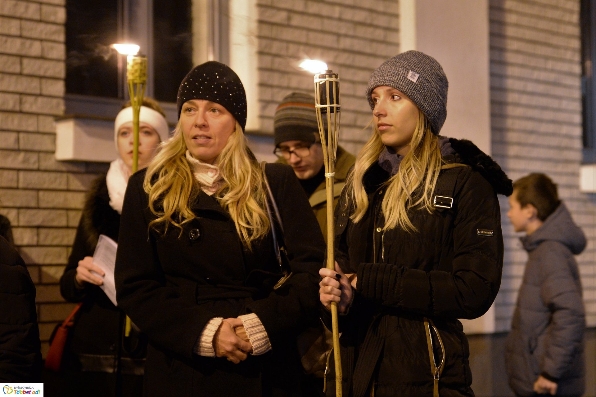 Fáklyás felvonulás Nyíregyháza belvárosában