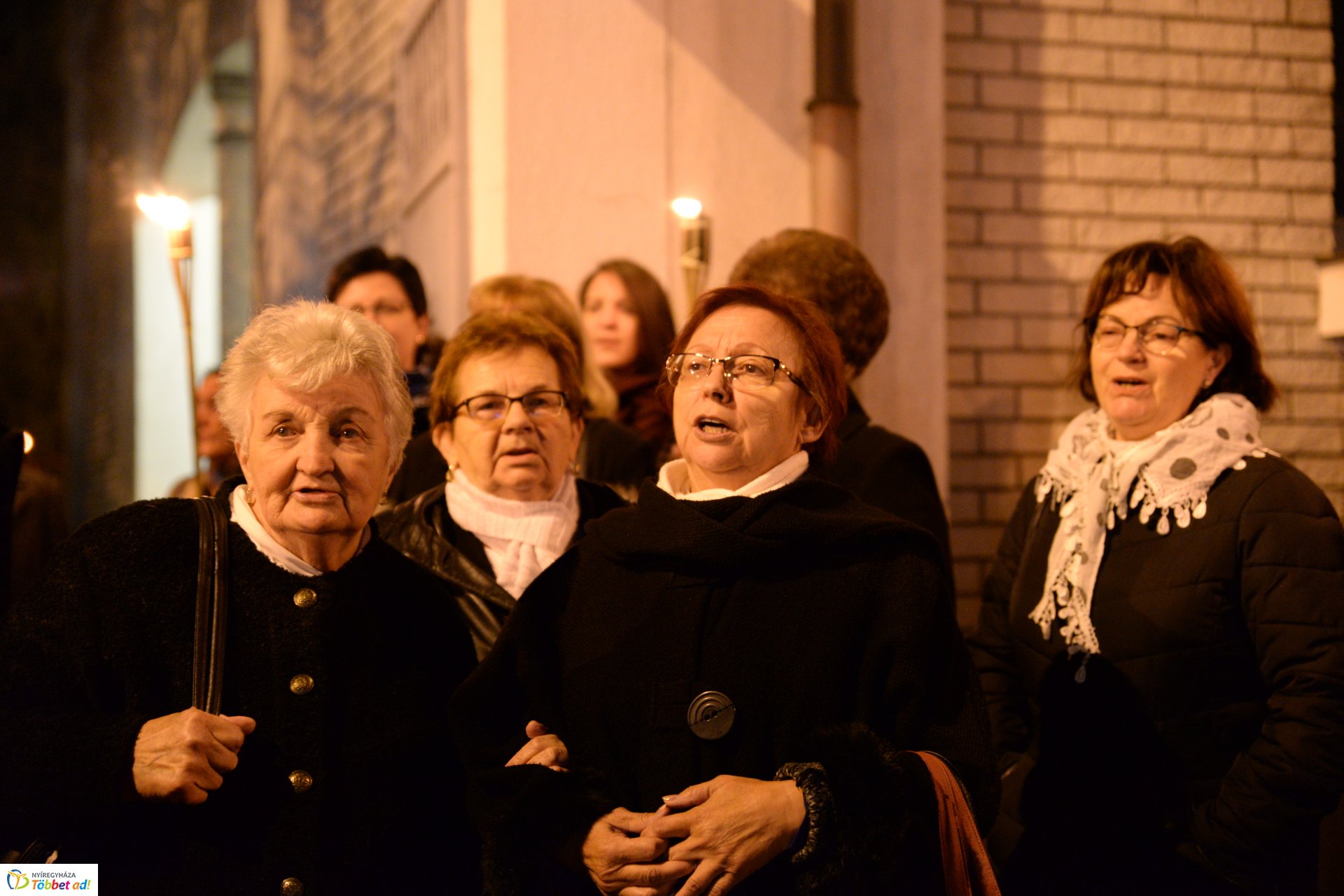 Fáklyás felvonulás Nyíregyháza belvárosában