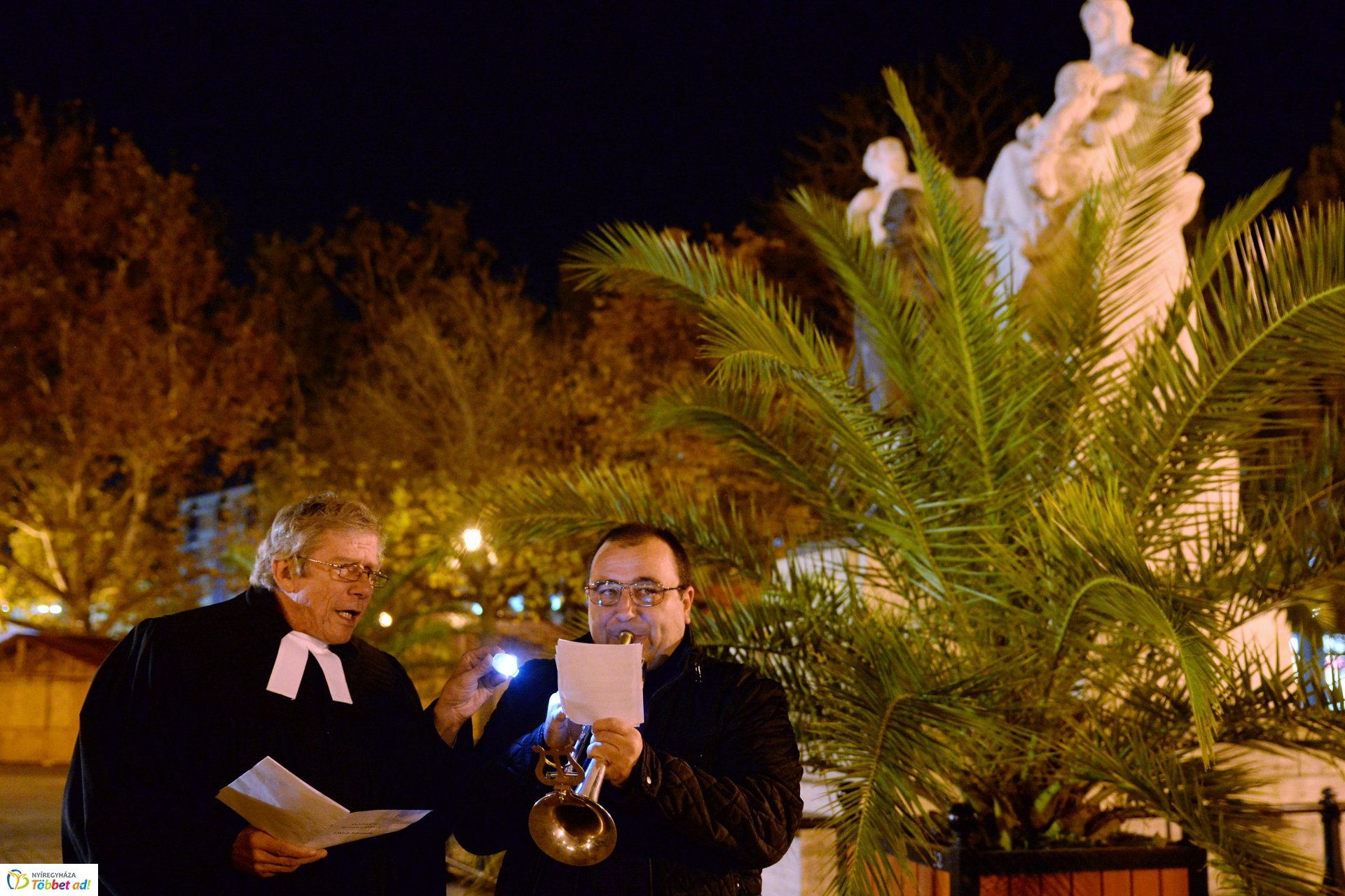 Fáklyás felvonulás Nyíregyháza belvárosában