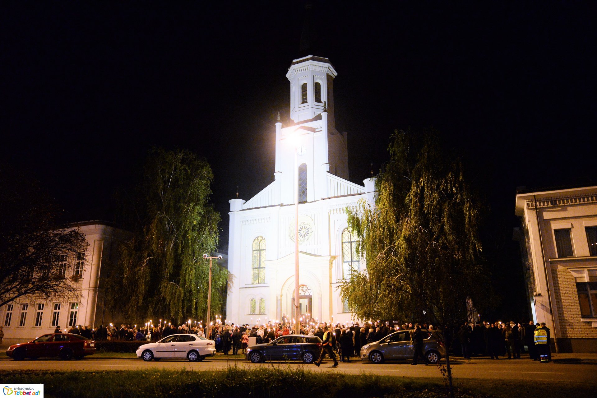 Fáklyás felvonulás Nyíregyháza belvárosában