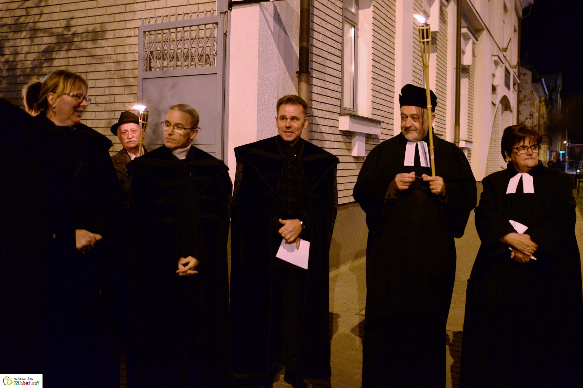 Fáklyás felvonulás Nyíregyháza belvárosában