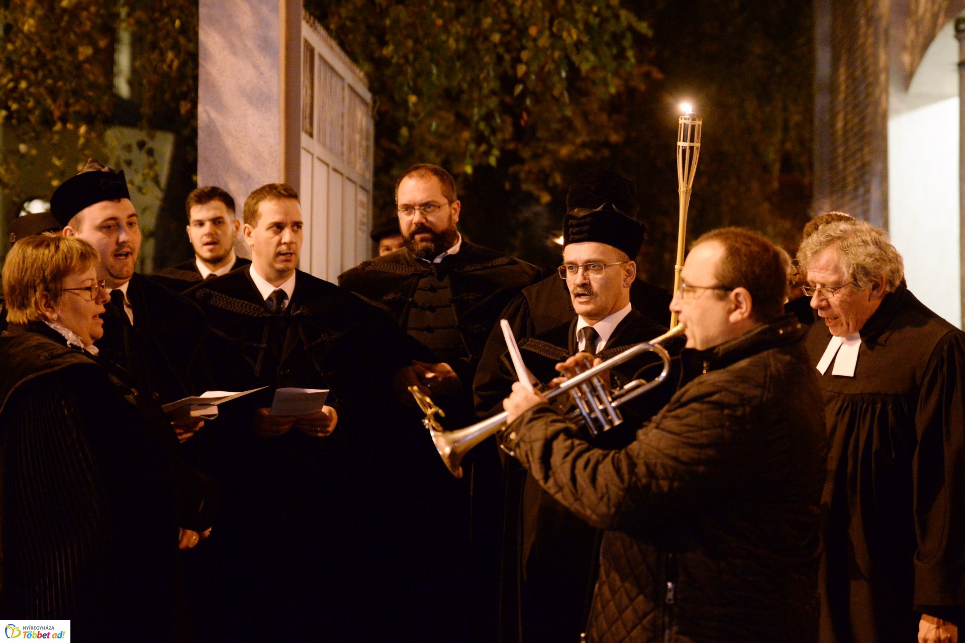 Fáklyás felvonulás Nyíregyháza belvárosában