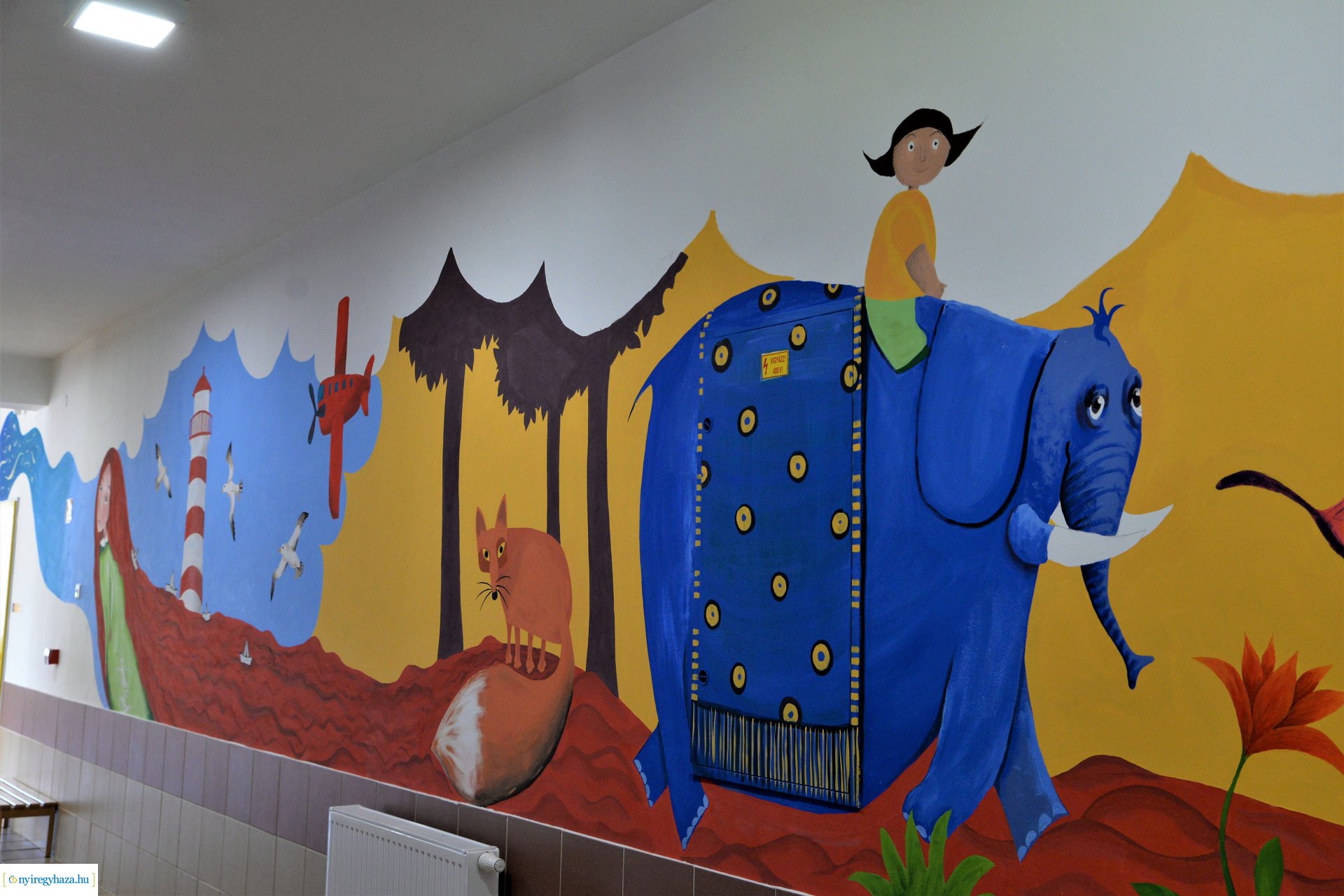 Falakat  festettek művészetis diákok az Orgonasíp Óvodában