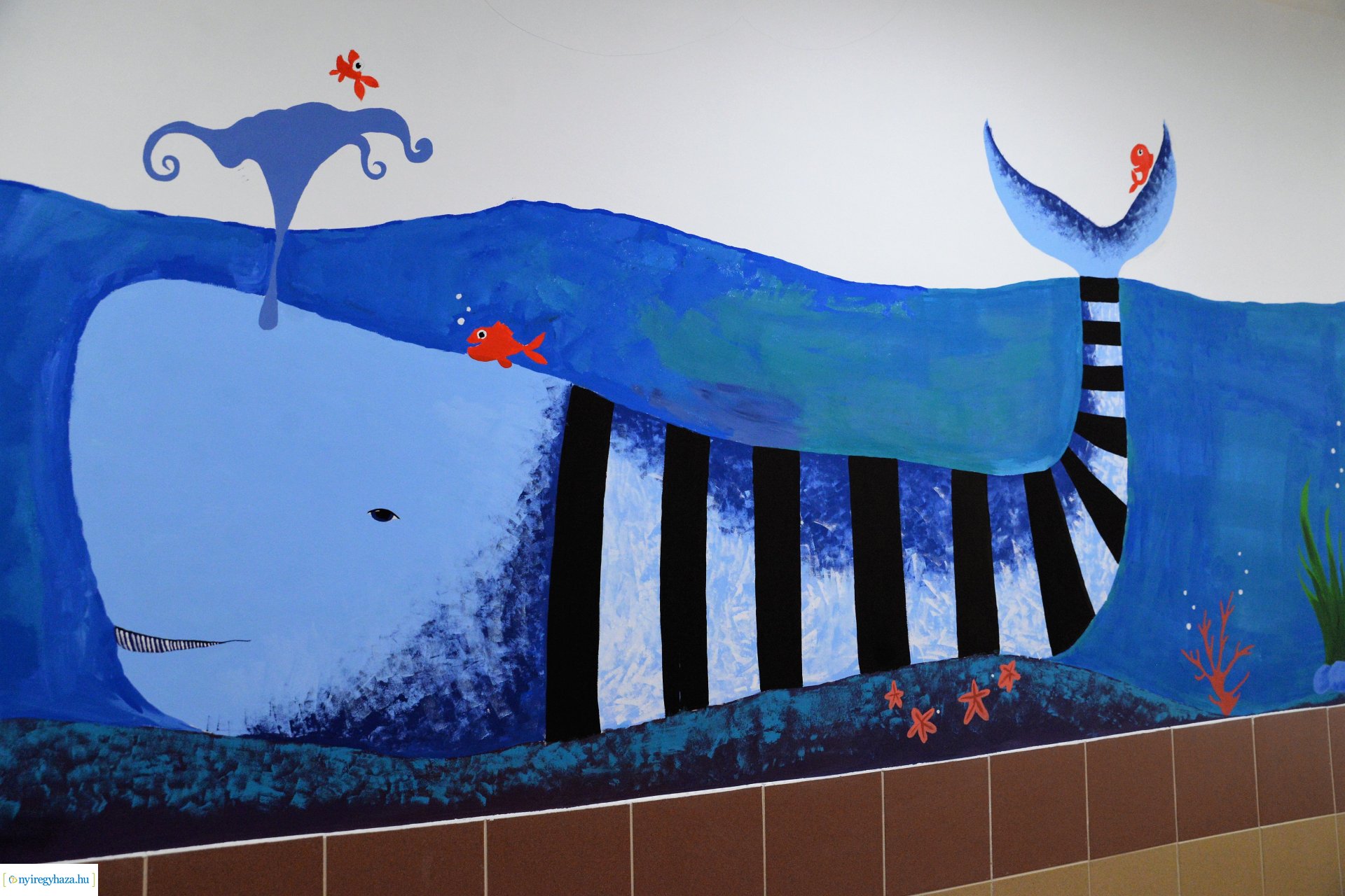 Falakat  festettek művészetis diákok az Orgonasíp Óvodában