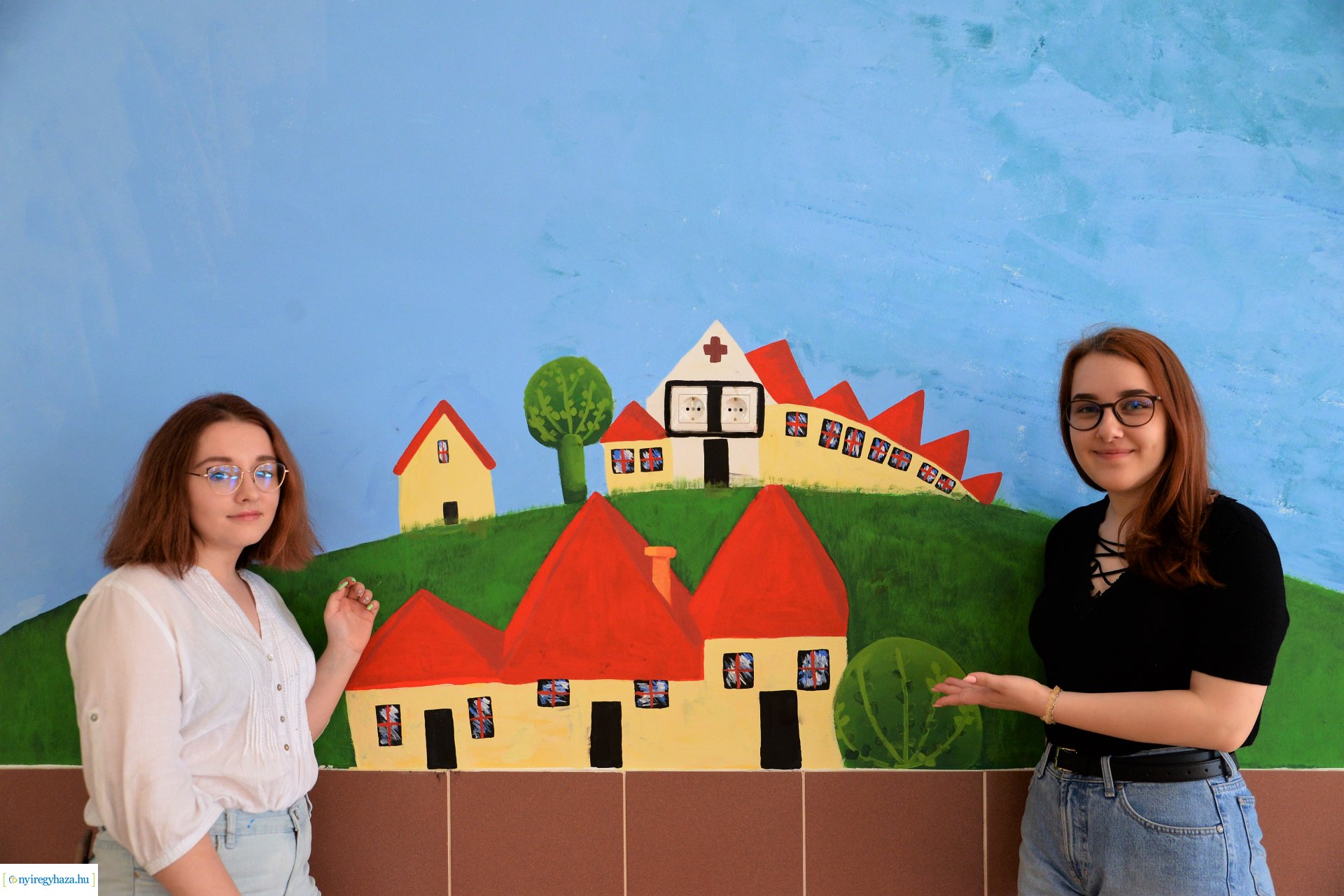 Falakat  festettek művészetis diákok az Orgonasíp Óvodában