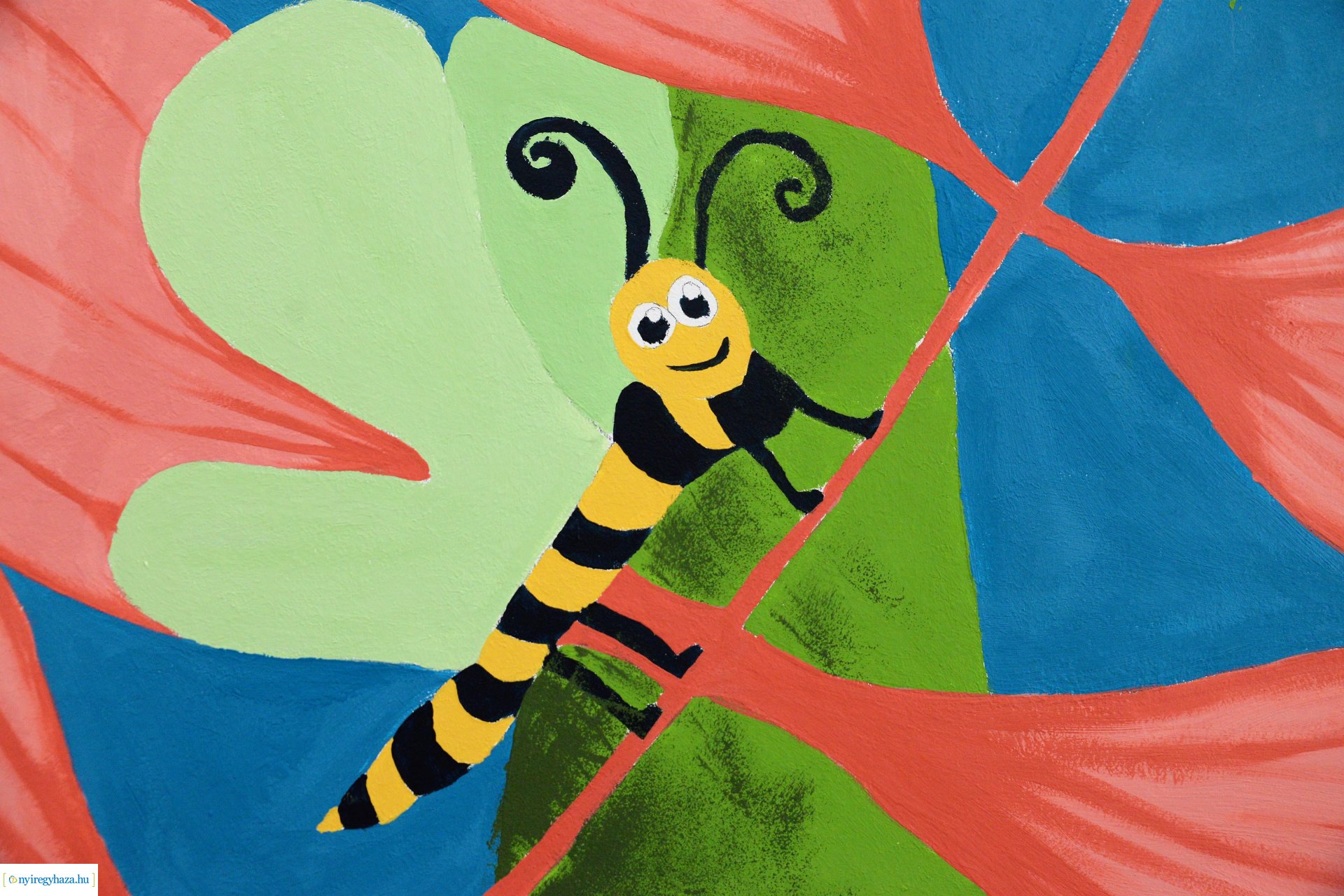 Falakat  festettek művészetis diákok az Orgonasíp Óvodában