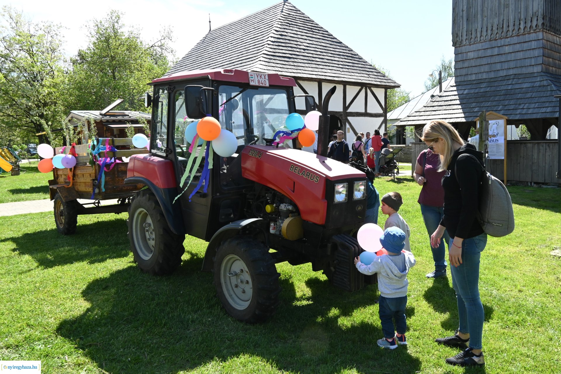 Falusi majális a Sóstói Múzeumfaluban