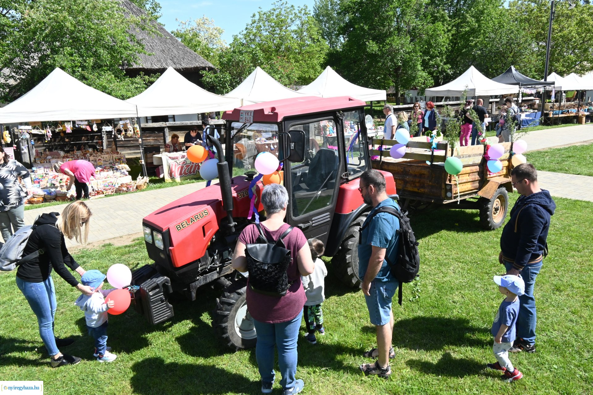 Falusi majális a Sóstói Múzeumfaluban