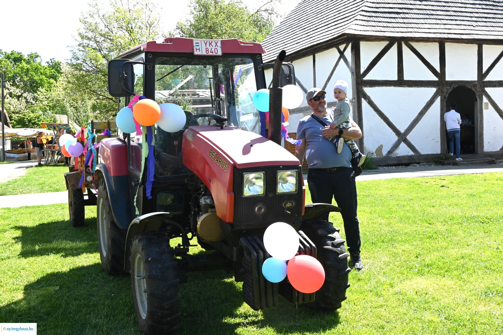 Falusi majális a Sóstói Múzeumfaluban