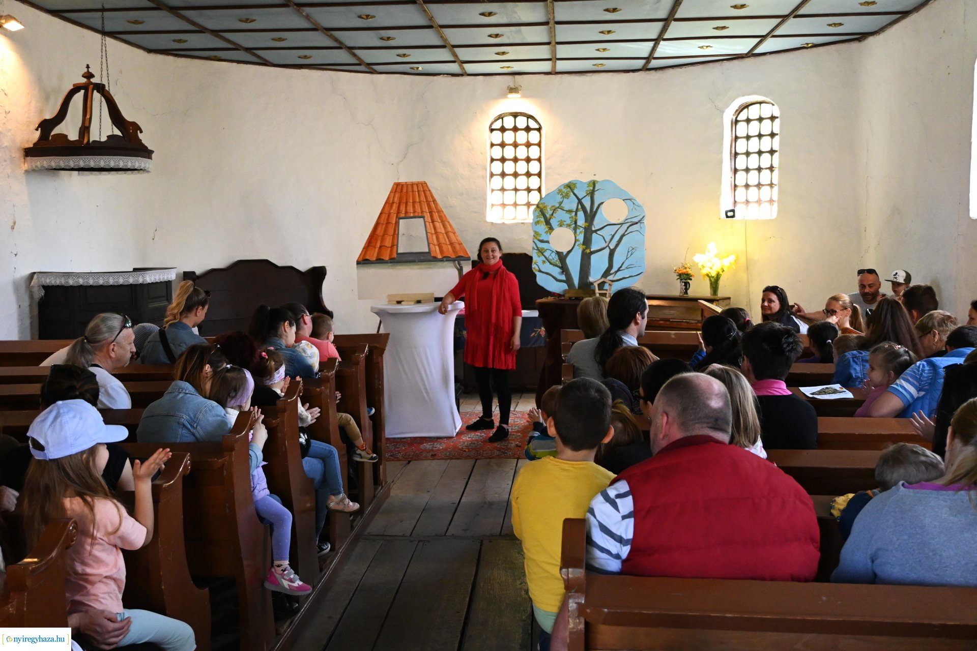 Falusi majális a Sóstói Múzeumfaluban