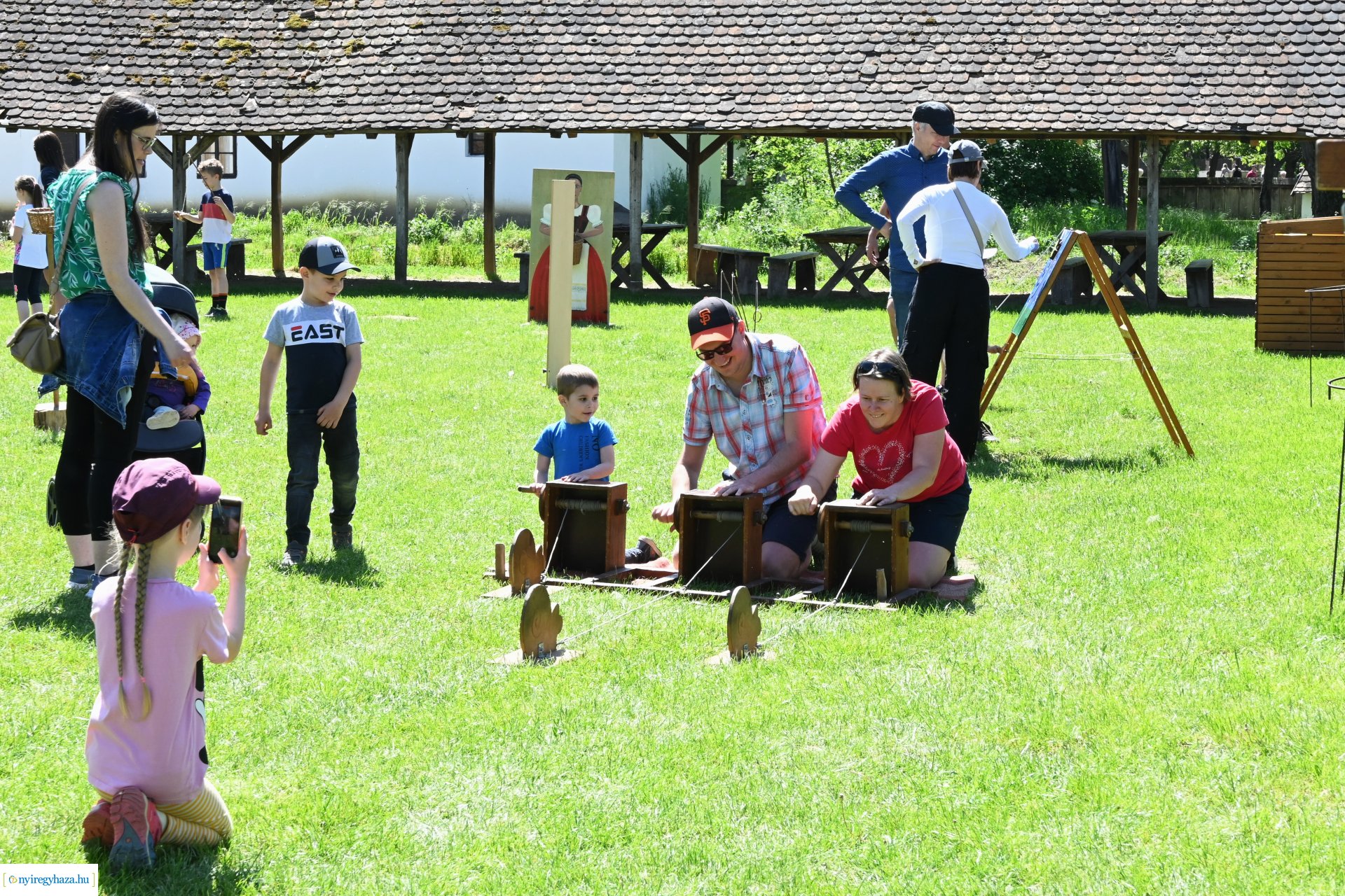 Falusi majális a Sóstói Múzeumfaluban